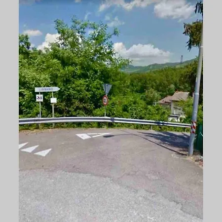 Lägenhet Borgo Magico A Due Passi Dalla Rocchetta Mattei Riola