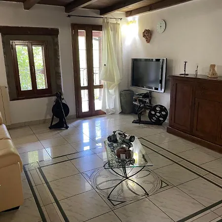 Borgo Magico A Due Passi Dalla Rocchetta Mattei Lägenhet *