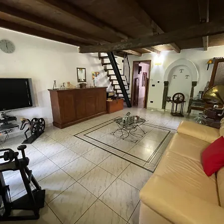 Lägenhet Borgo Magico A Due Passi Dalla Rocchetta Mattei