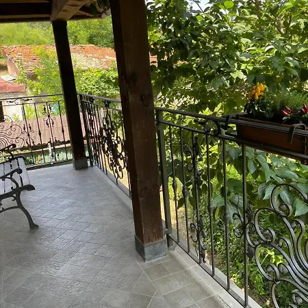 Borgo Magico A Due Passi Dalla Rocchetta Mattei *